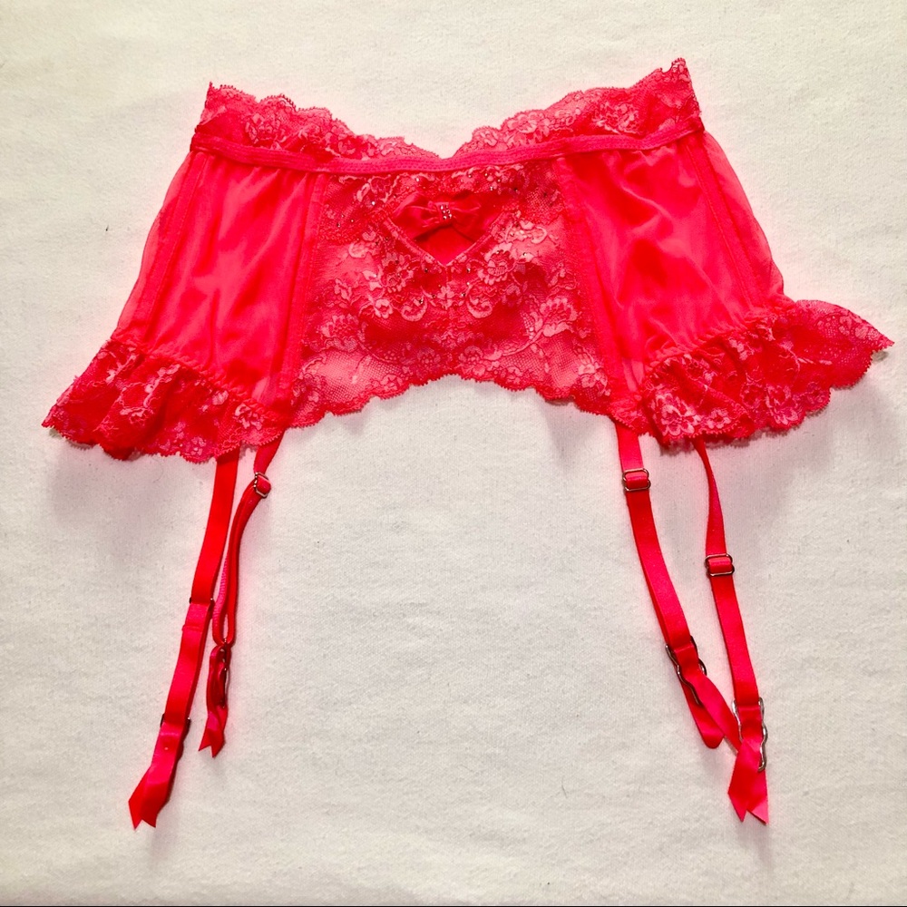 Victoria’s Secret Pink Lace Garter Belt